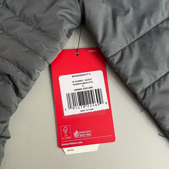 NWT NorthFace lightweight puffer jacket - Picture 6 of 6